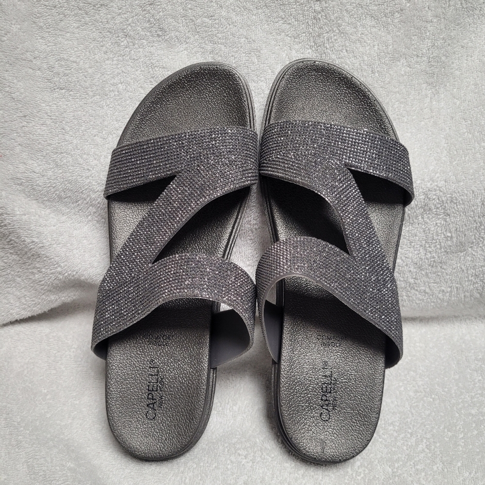CAPELLI NEW YORK WOMEN'S COMFORT MOLDED INJECTED FLIP FLOPS